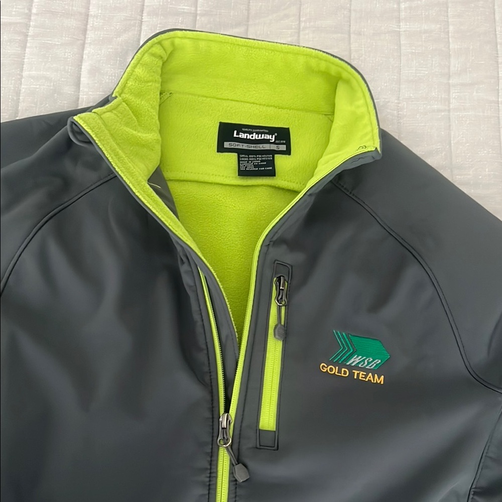 ((Landway) unisex/ soft shell Gold Trail Gray and Green
Jacket size S